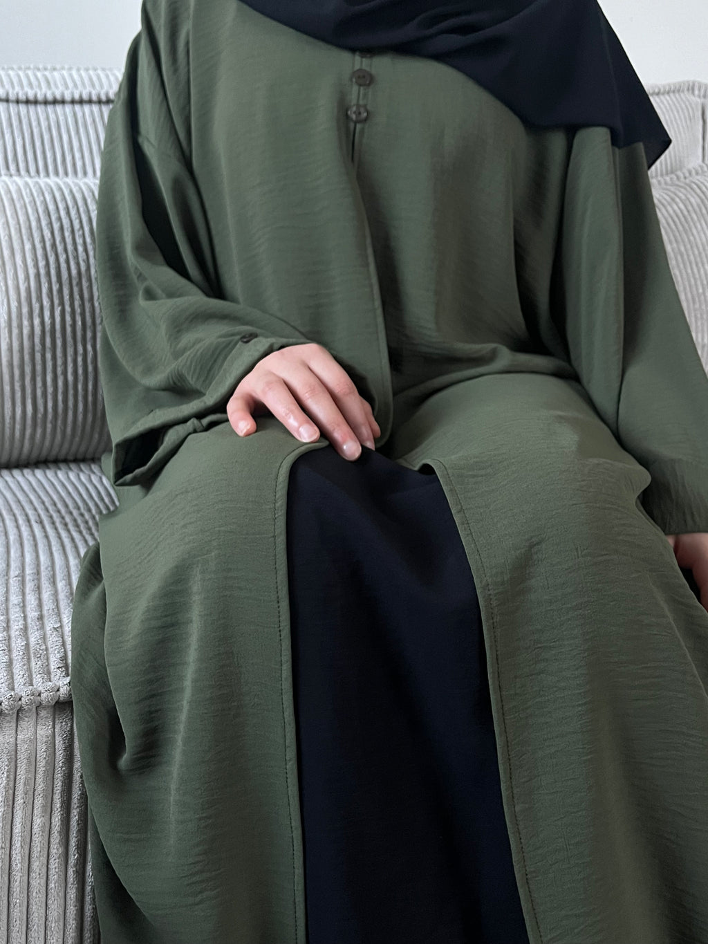 Abaya semi-ouverte Lilya